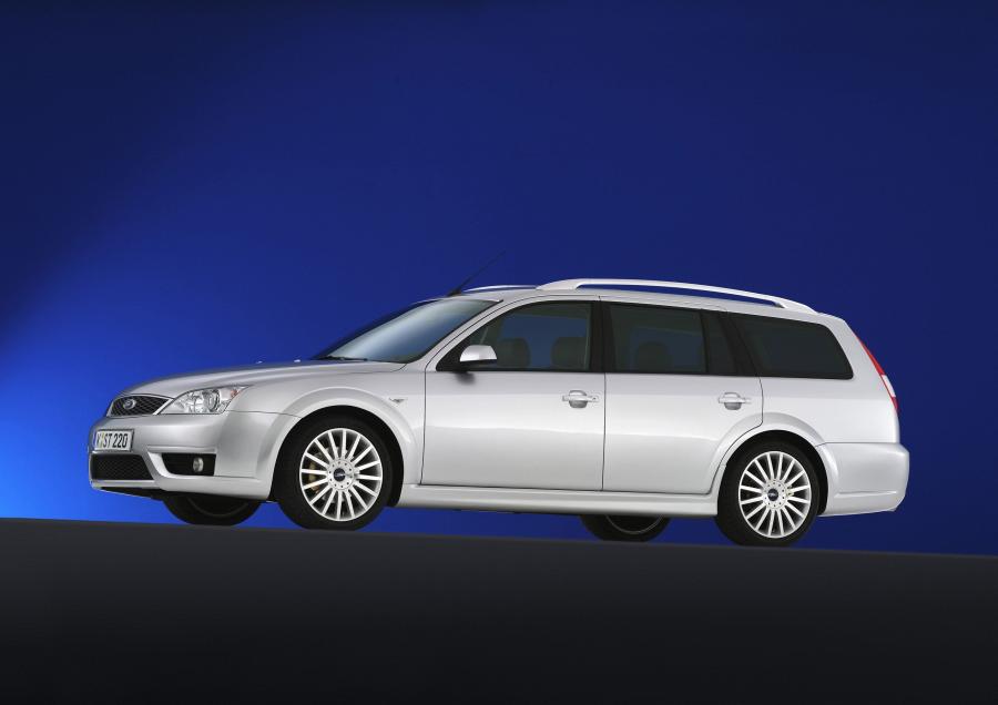  Ford Mondeo ST220 Turnier 2002 года  (фото 2 из 5)